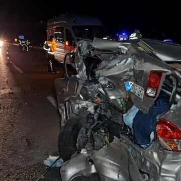 Ambulans ve 2 araç çarpıştı: 1 ölü, 5 yaralı
