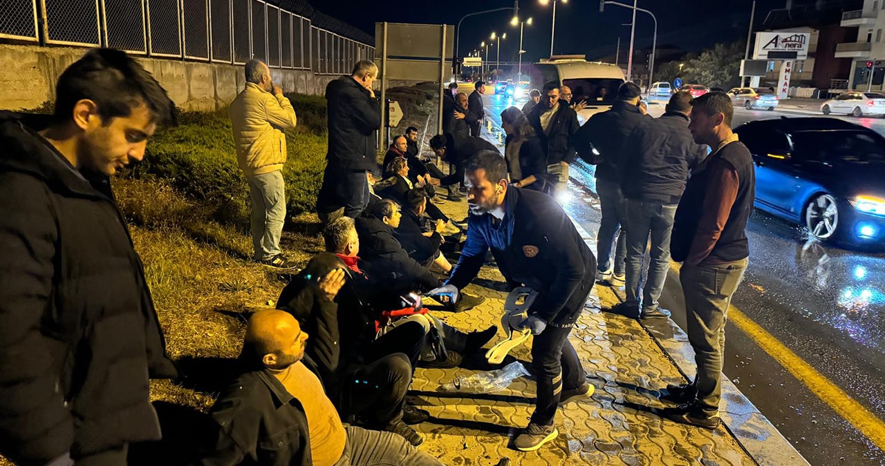 Ankara'da servis minibüsleri çarpıştı: 21 yaralı