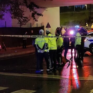 Bakırköy’de trafik polisi otobüs çarpması sonucu hayatını kaybetti