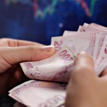 Bankacılık devinden Türk lirası için ‘al’ tavsiyesi