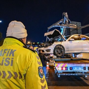 Başkentte zincirleme kaza: Yaralılar var