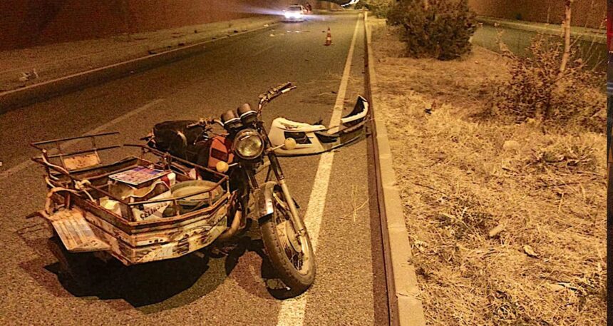 Bingöl’de hafif ticari araç ile motosiklet çarpıştı: 1 ölü, 2 yaralı