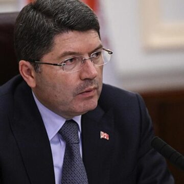 CHP Sözcüsü’nden Bakan Tunç’a: Hiçbir hukukçu senin yerinde olmak istemez!