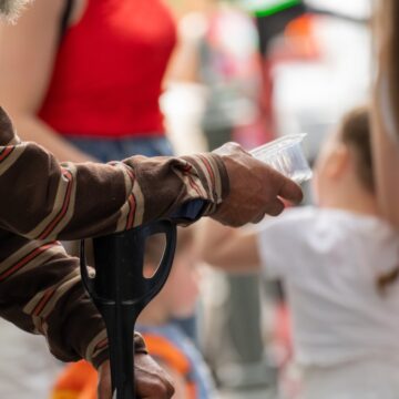 Dilencinin bir günde topladığı para say say bitmedi