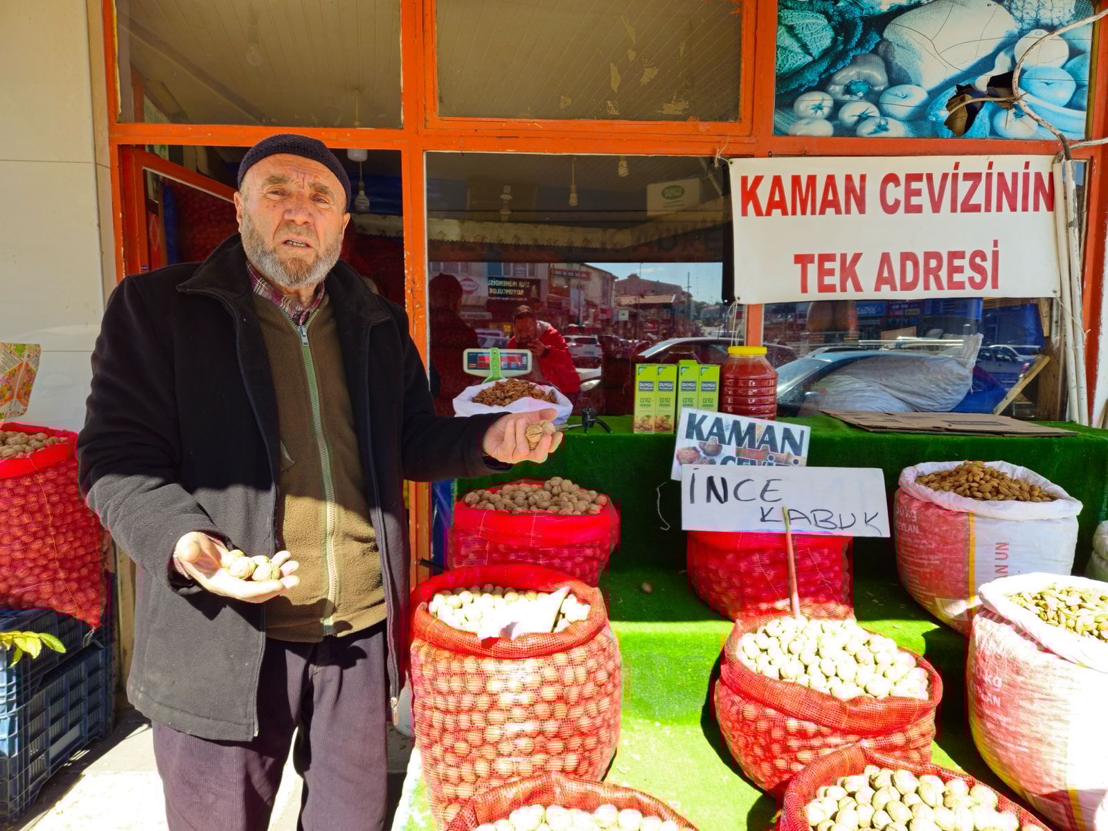 Geç başlayan hasatta çuvallar doldu taştı: Kilosu 250 liradan satılıyor 2 Geç başlayan hasatta çuvallar doldu taştı: Kilosu 250 liradan satılıyor