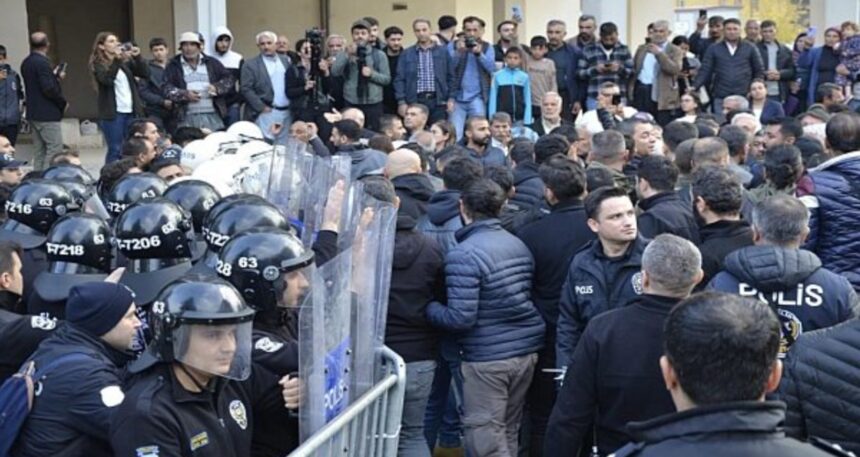 halfetideki-saldiriya-iliskin-8-kisi-daha-yakalandi-kjt4yPp9.jpg Halfeti’deki saldırıya ilişkin 8 kişi daha yakalandı