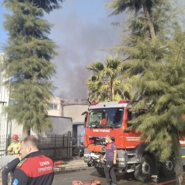 İzmir’de kimya fabrikasında yangın