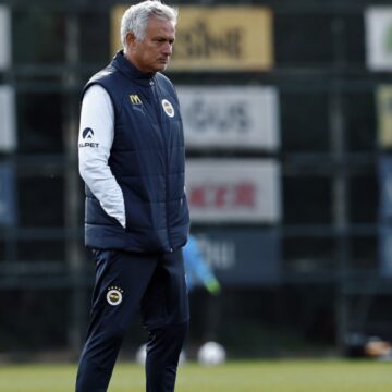Jose Mourinho’dan yıldız isme kesik