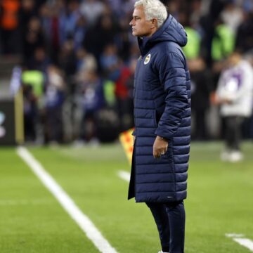 Jose Mourinho’nun cezası açıklandı
