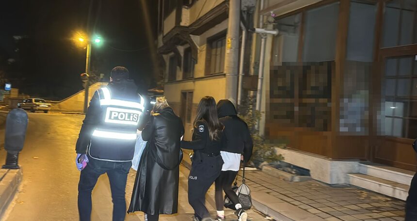Masaj salonuna fuhuş operasyonunda 2 küçük kız çocuğu çıktı