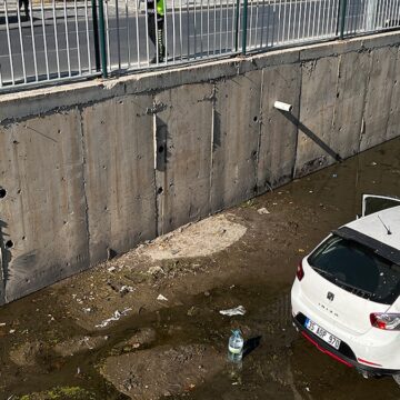 Nöbetten çıkan hemşirenin otomobili sulama kanalına uçtu