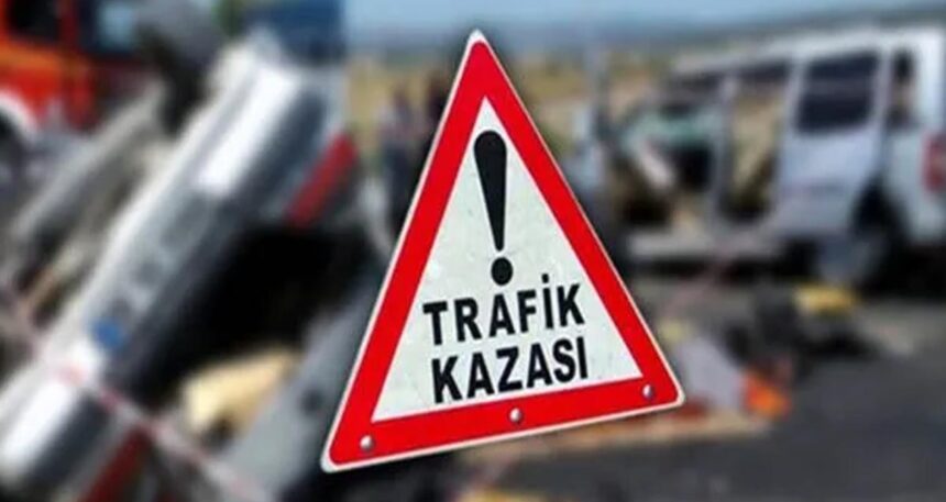 otomobille-pikabin-birbirine-girdigi-kazada-10-kisi-yaralandi-WLHijtWf.jpg Otomobille pikabın birbirine girdiği kazada 10 kişi yaralandı