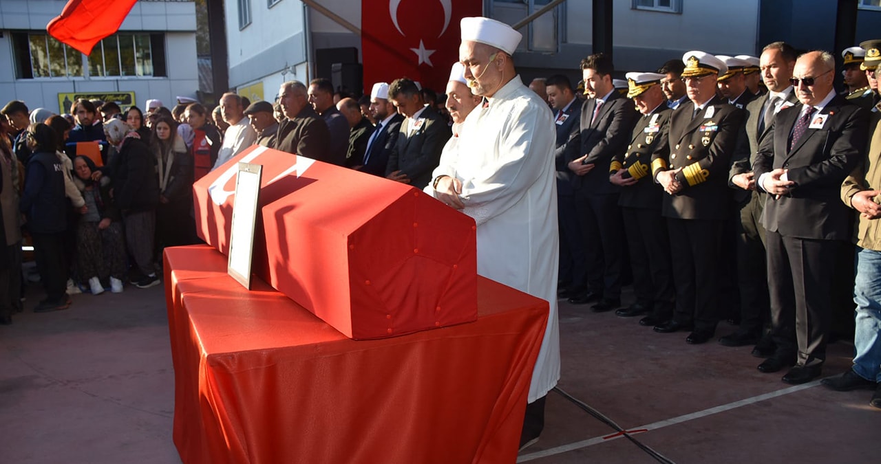 Şehit teğmen Mustafa Kemal Öz, son yolculuğuna uğurlandı