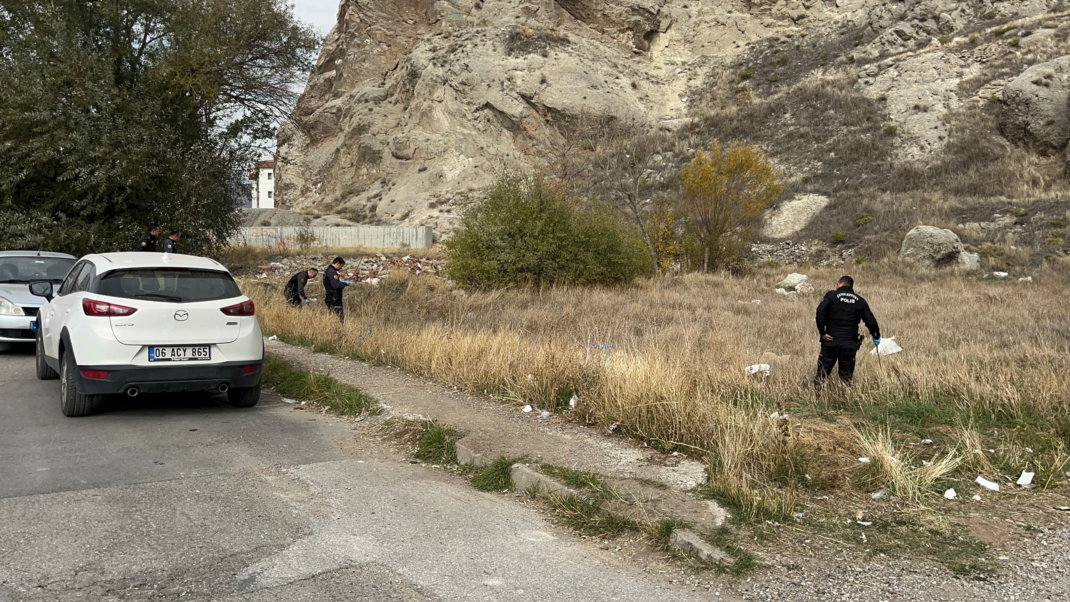 "Sivas'ta dehşet: Mezarlıkta parçalanmış bebek cesedi bulundu