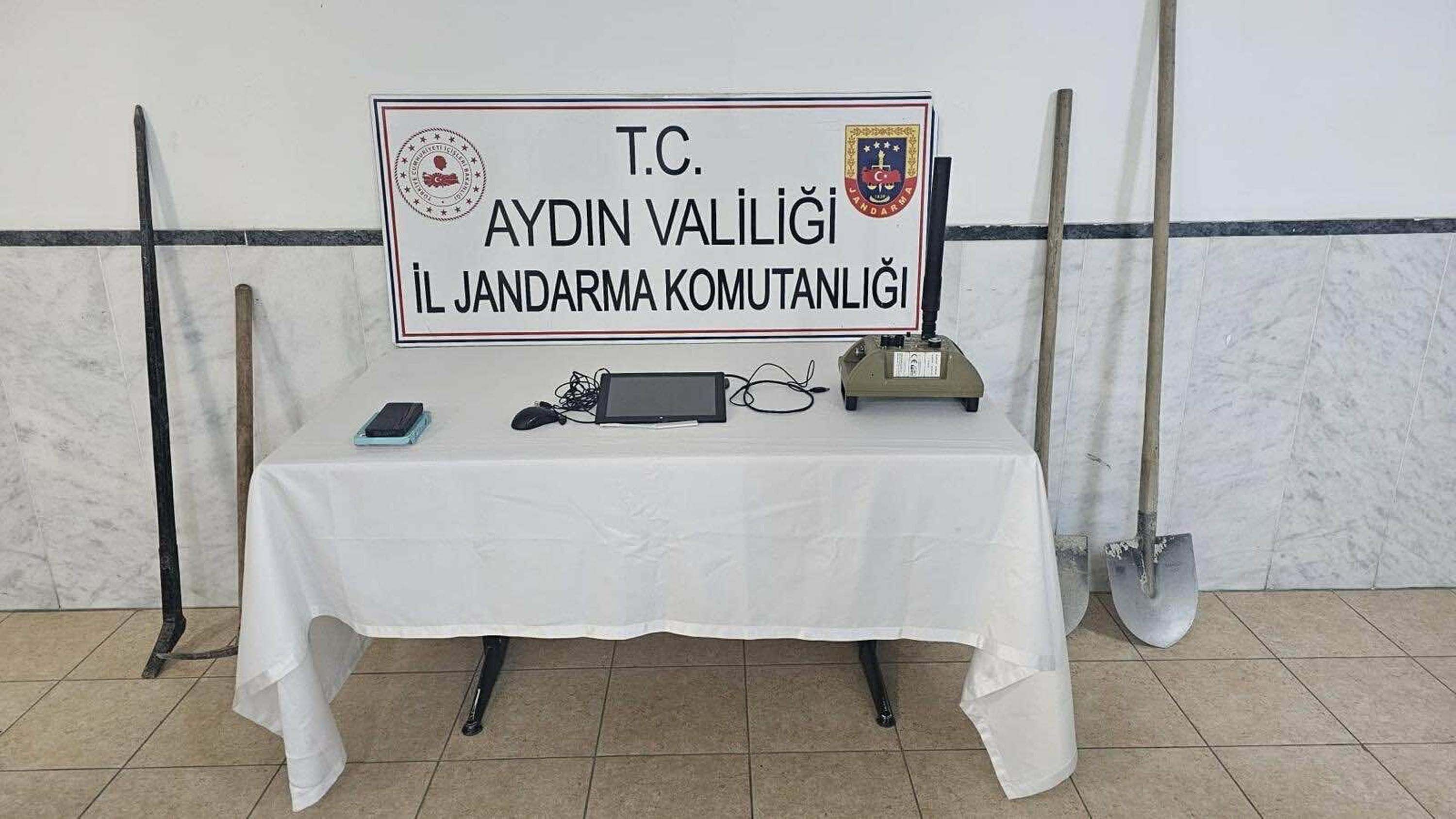 Tarihi eser kaçakçılarına suçüstü yapıldı