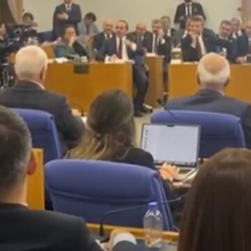TBMM’de sert tartışmalar: Küfürler havada uçuştu!