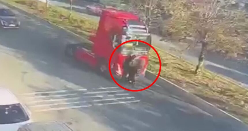 Tır, skuter kullanan kadını sürükledi! İnanılmaz kaza…