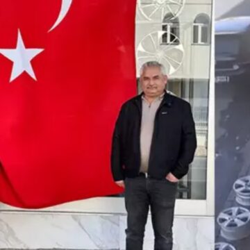 Validen bayrağı öpen kadına hediye