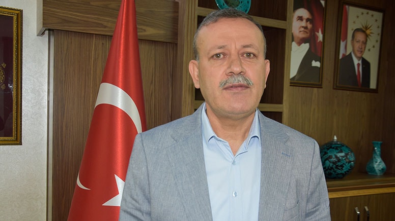 Van Gölü'nde sular çekildi, eski yerleşim yerleri gün yüzüne çıktı: Tarihi bilinmiyor