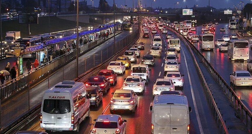İstanbul güne yine trafikle başladı: Yüzde 60’a dayandı