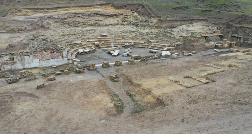 Pompeiopolis’te tiyatro ve odeon bulundu
