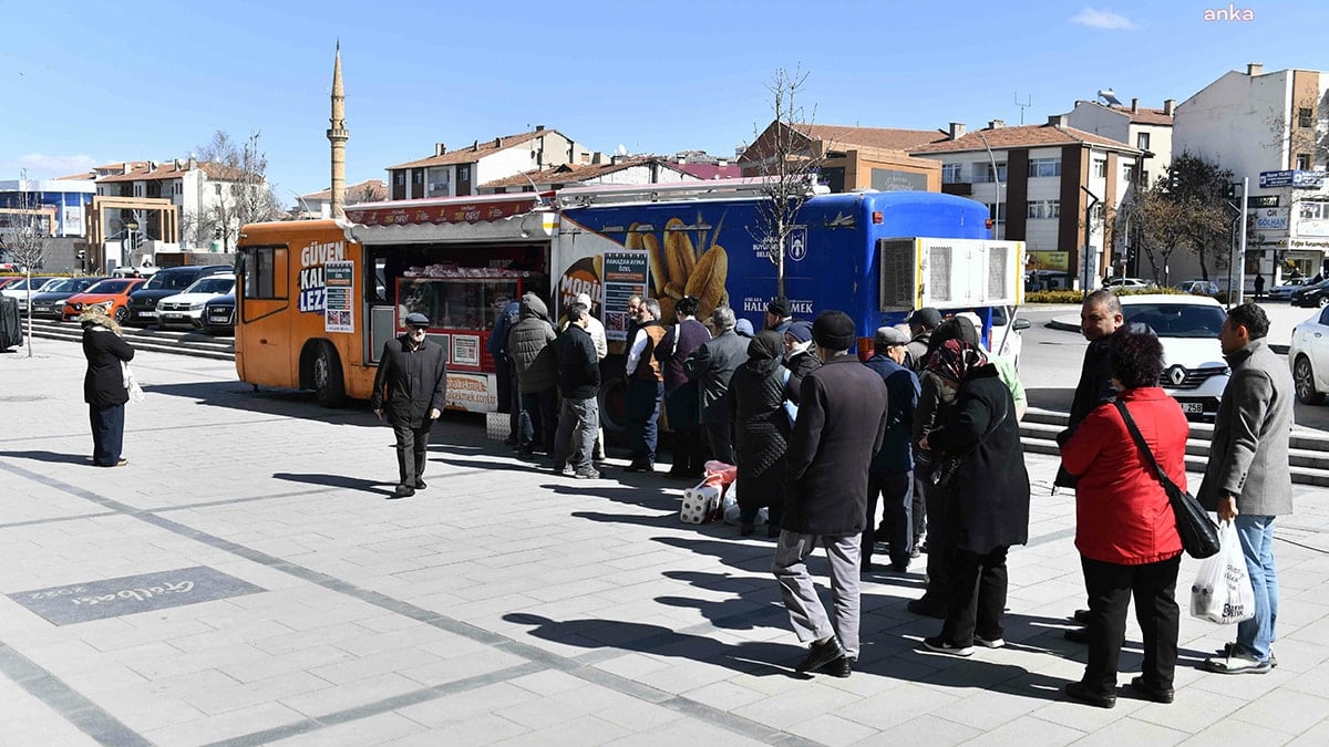 AKP yüzyılı: Kuyruklar aldı başını gidiyor