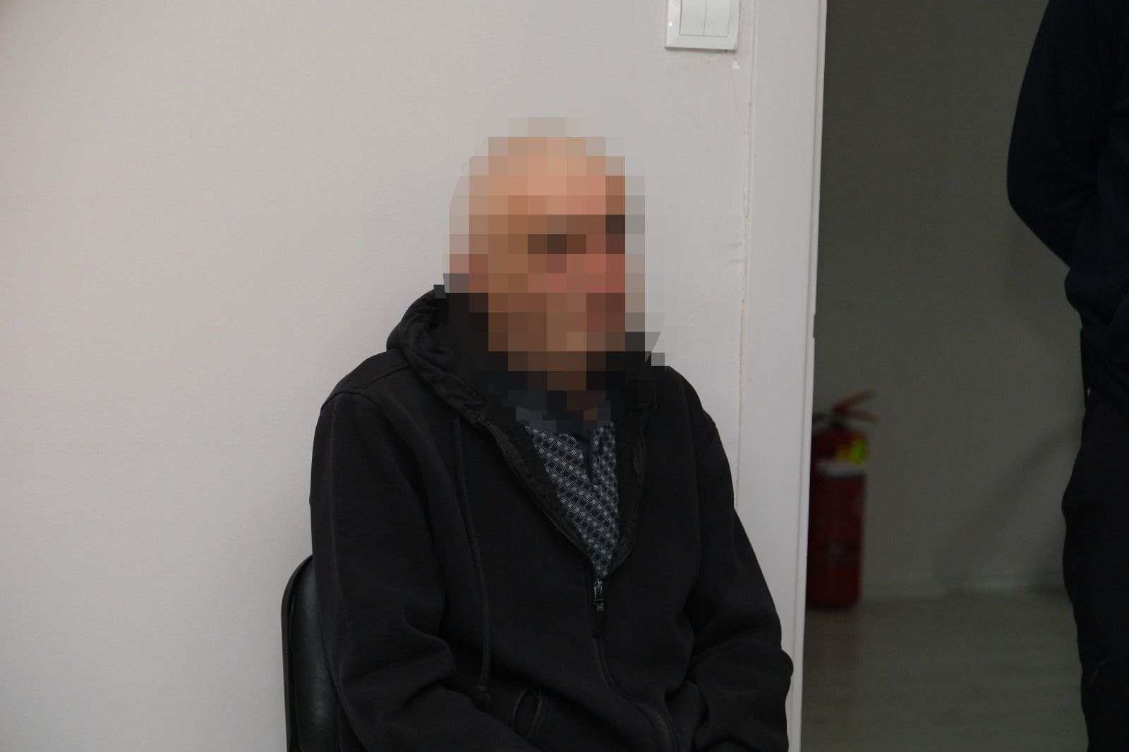 Dilencinin üzerinden çıkan para şoke etti! 6 zabıta personeli zor saydı