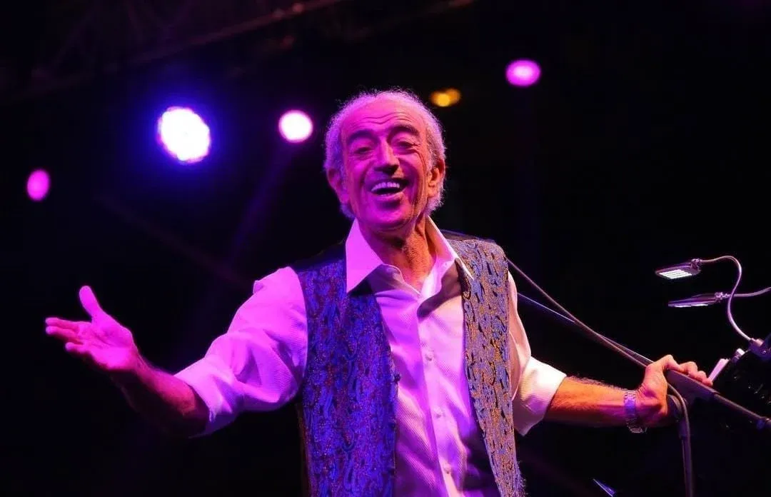 Edip Akbayram'ın çarpıcı hayat hikayesi: Diş doktoru olacakken hayatı değişti...