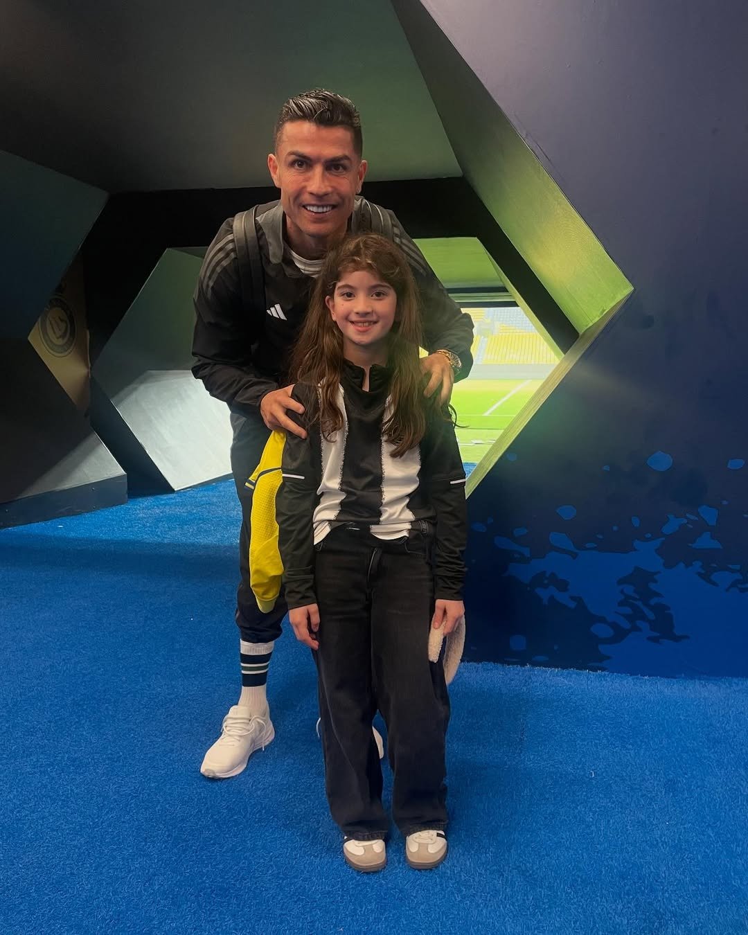 Fatih Terim'in torunları Cristiano Ronaldo ile buluştu 2 Fatih Terim'in torunları Cristiano Ronaldo ile buluştu