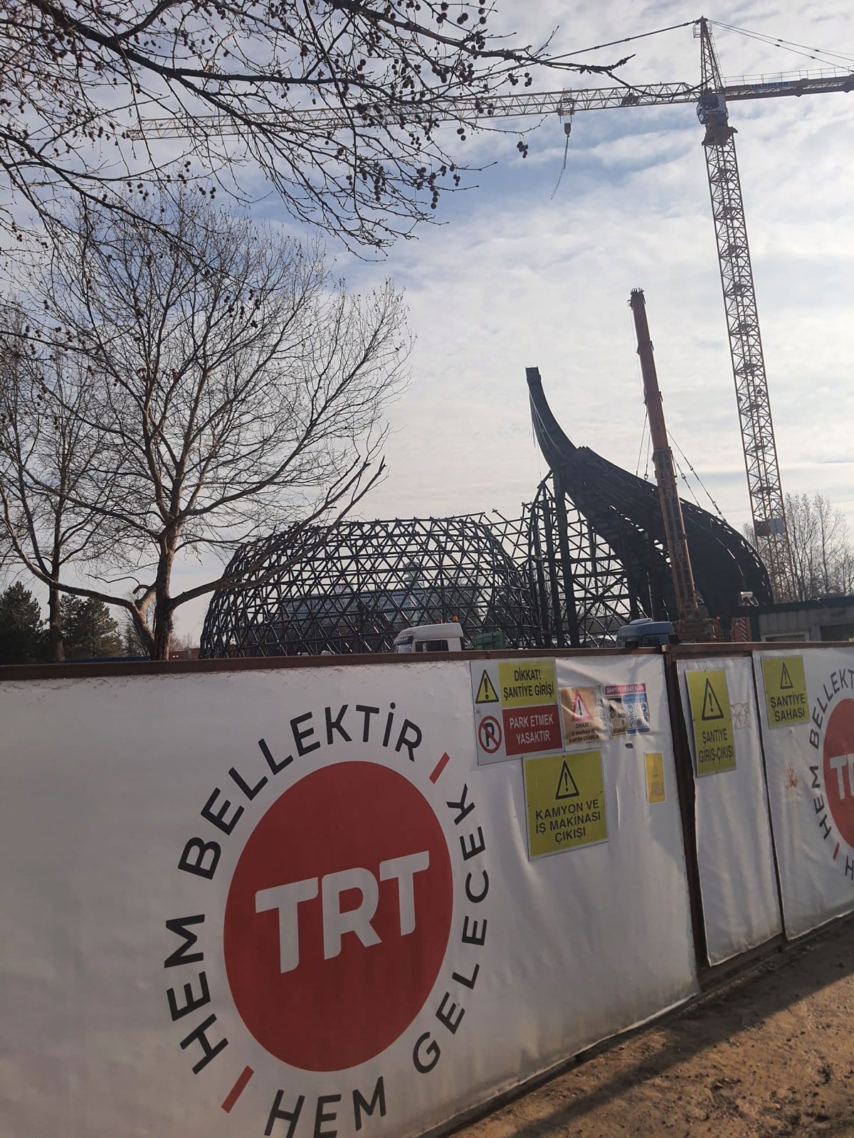 Halktan toplayıp faize yatıran TRT şimdi de cami yaptırıyor