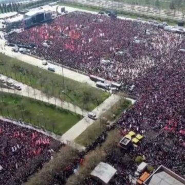 İmamoğlu mitingi için eşi benzeri görülmemiş kalabalık! Vagonlar doldu taştı