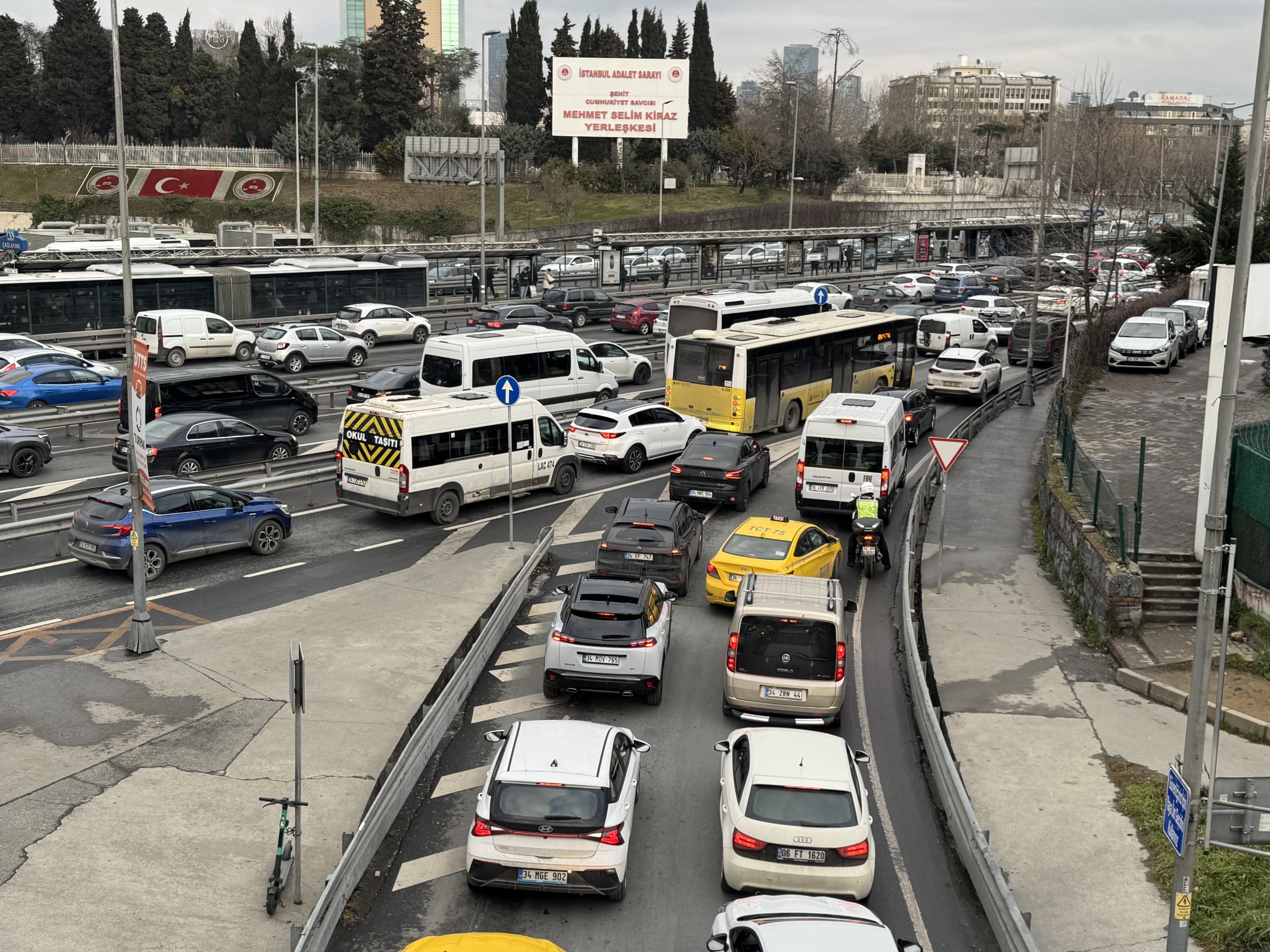 İstanbul'da trafik yoğunluğu yüzde 80'e çıktı
