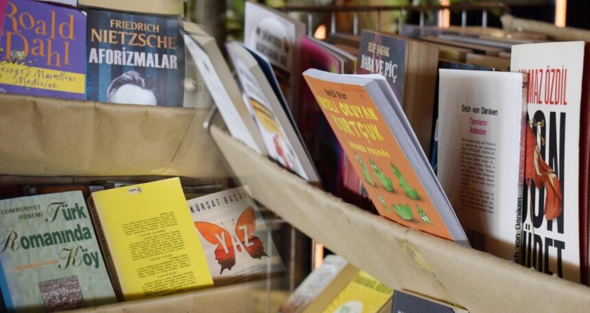 ‘Kitap getirene kahve bizden’ diye başladı: 6 bin kitap toplandı