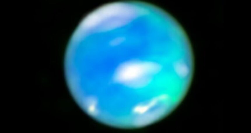 Neptün’ün gizemli ‘kutup ışıkları’ ilk kez görüntülendi