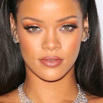 rihannadan-kadinar-gunu-paylasimi-inciler-ve-gunes-gozluguyle-dogurdum-TOCTGpYa.jpg Rihanna’dan kadınar günü paylaşımı: İnciler ve güneş gözlüğüyle doğurdum