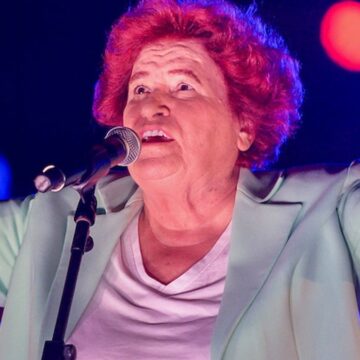 Selda Bağcan’dan Z kuşağına hediye