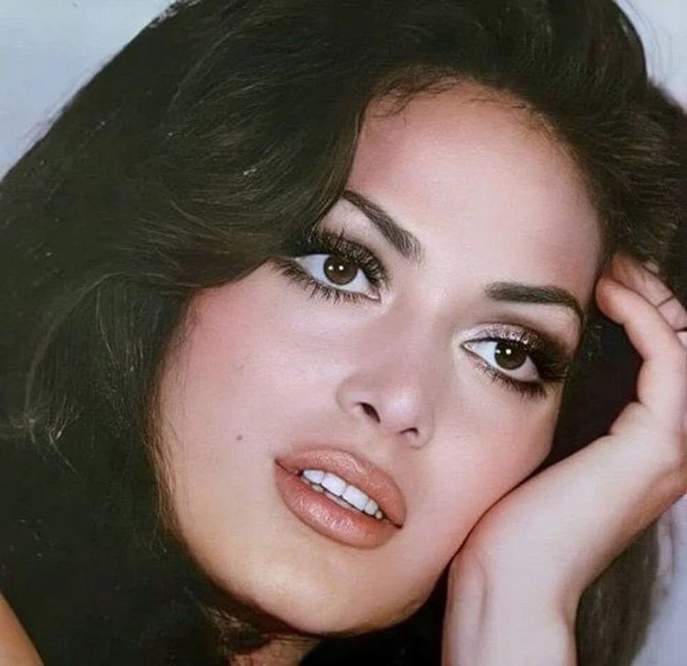 Selin Şekerci de akıma uydu: İşte Turkish Delight (Türkan Şoray) makyajı