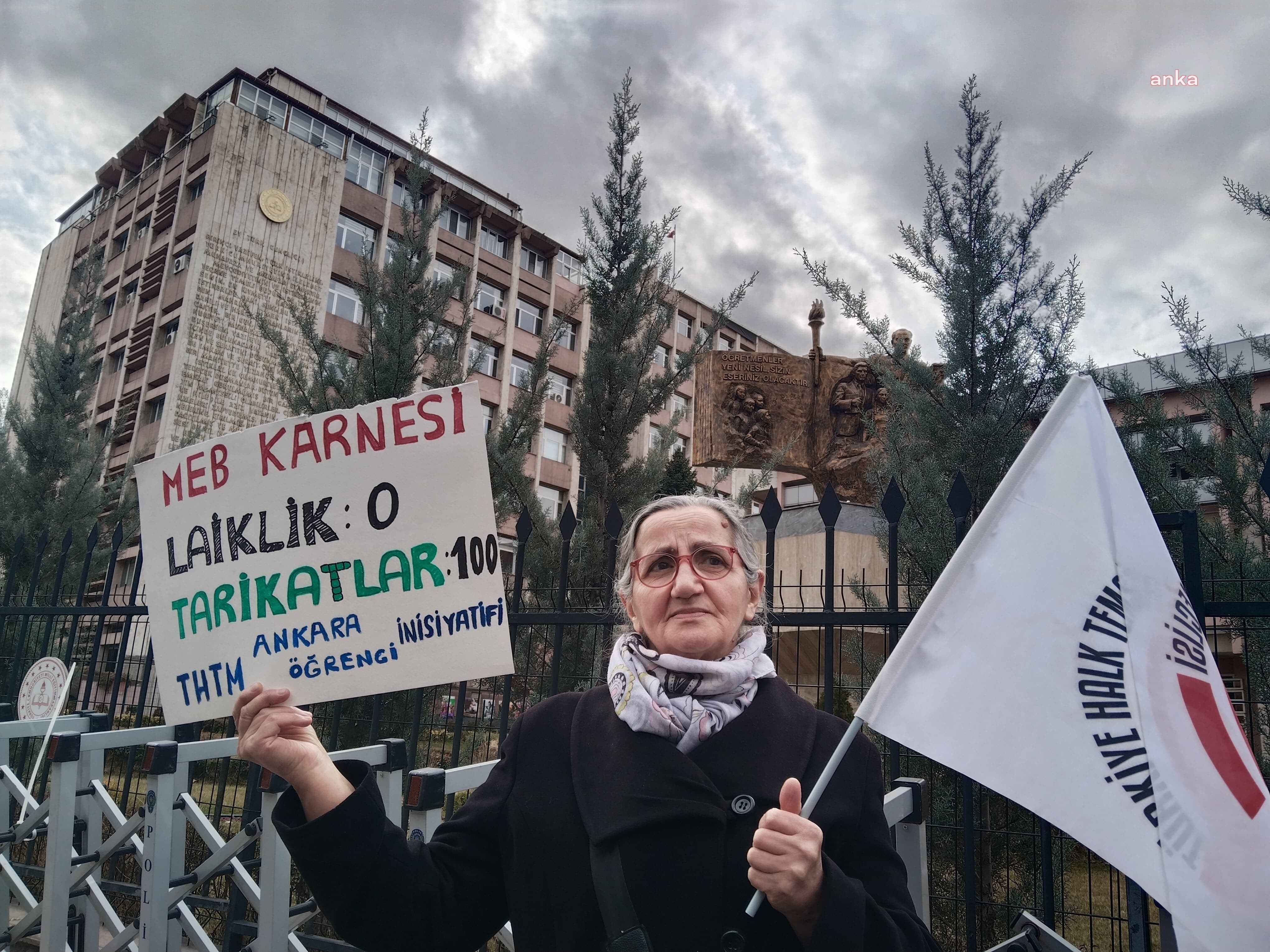 THTM'den Milli Eğitim Bakanlığı'nda laiklik eylemi