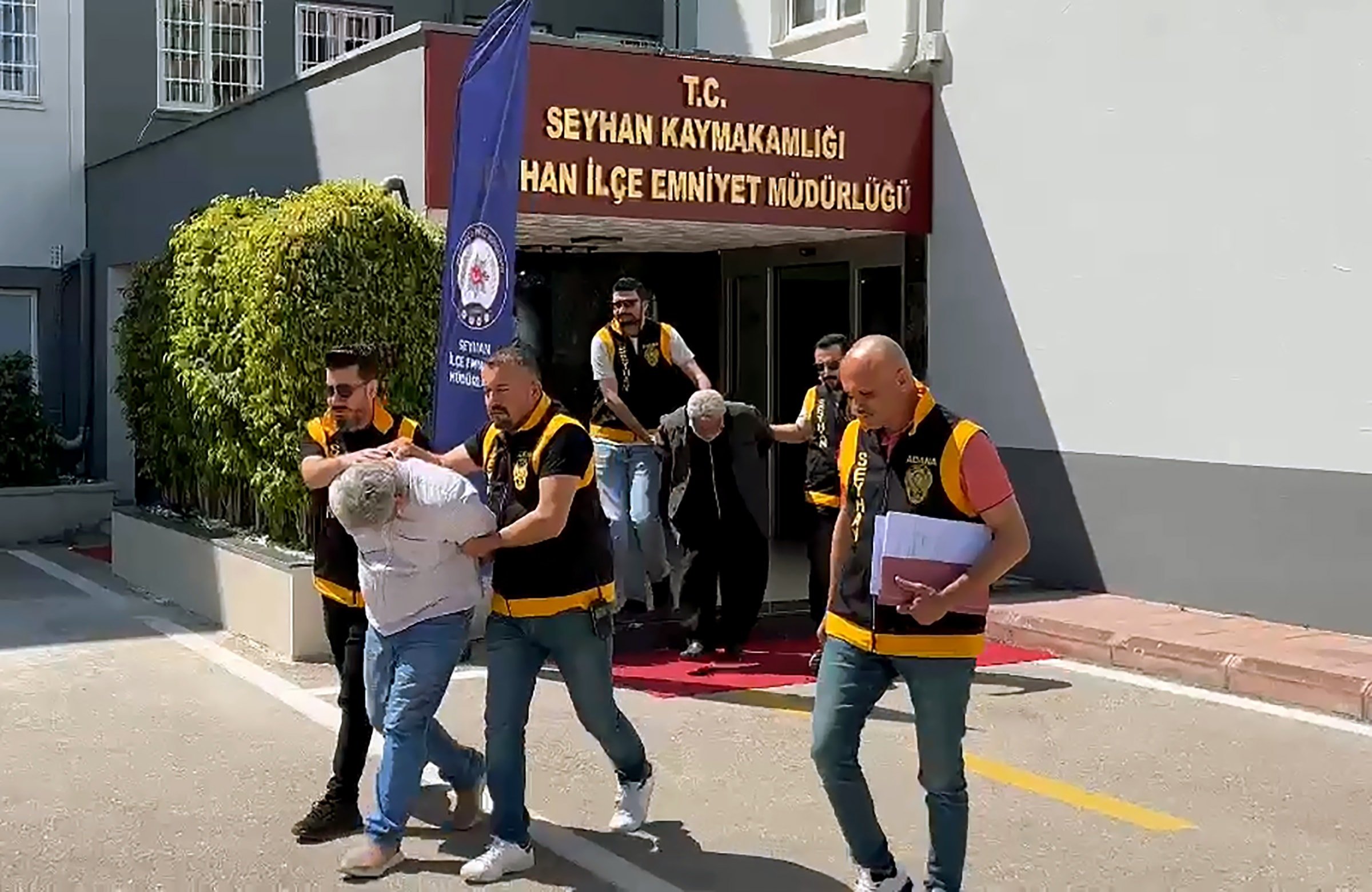 11 ruhsatsız silahla yakalandı, savunması pes dedirtti