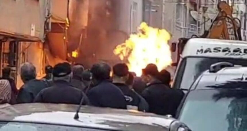 Avcılar’da doğal gaz patladı: 4 katlı binada yangın çıktı