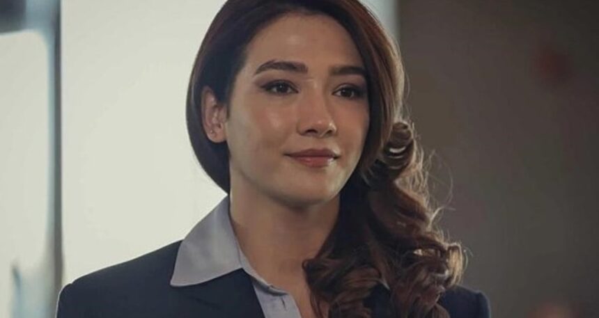 Aybüke Pusat’a bir engel daha! Bu kez de tiyatro oyunu iptal edildi