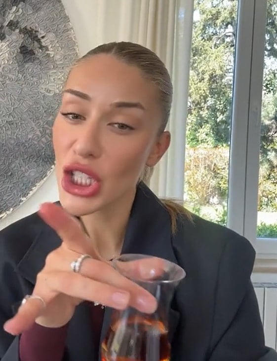 Ayça Çağla Altunkaya Defne Samyeli'nin kızıyla dalga geçti