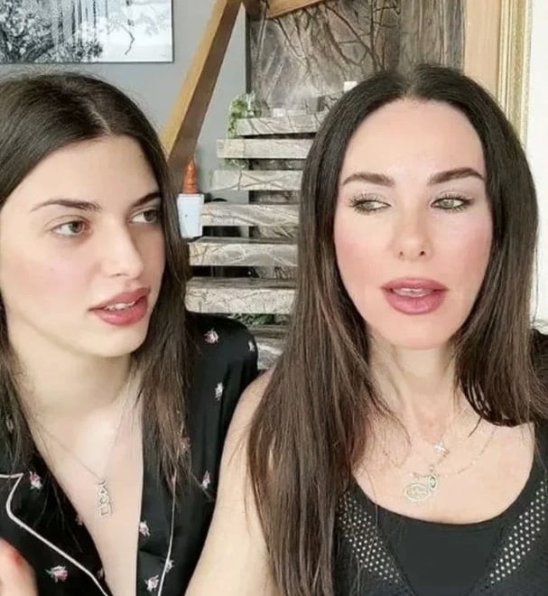 Ayça Çağla Altunkaya Defne Samyeli'nin kızıyla dalga geçti