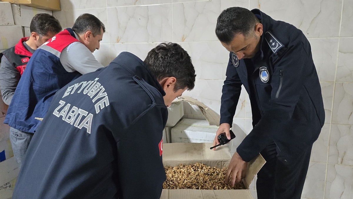 Baklava üretiminde kullanacaklardı, belediye baskın yaptı: 11 ton ele geçirildi