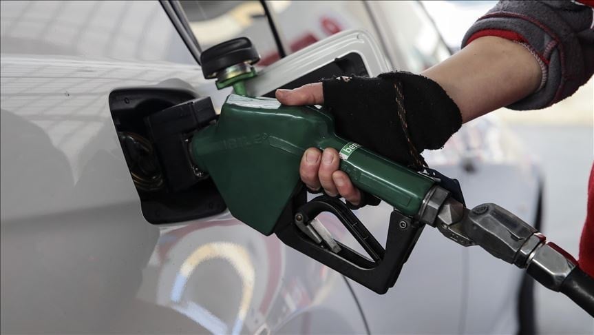 Benzine bu gece yarısı bir büyük indirim daha geliyor