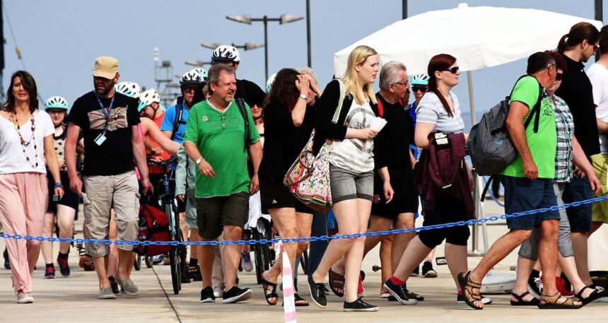 Bodrum’a sezonun ilk turist gemisi geldi