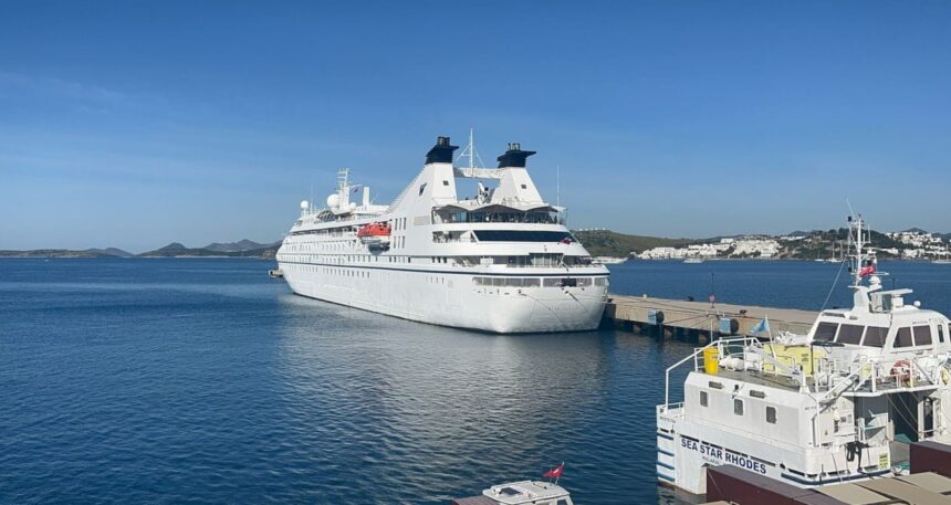 Bodrum’a “Star Legend” kruvaziyeriyle 266 yolcu geldi