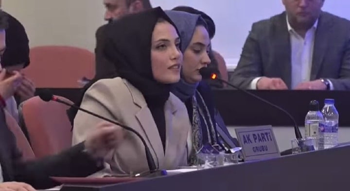 CHP'li başkandan kendisini eleştiren AKP'li meclis üyesine din dersi gibi yanıt