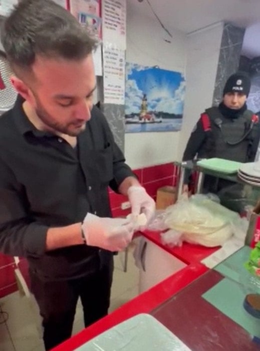 Çiğ köfteciye baskın! Şifre: 'Papatya yaprağı var mı?'