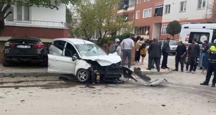Çorum’da Feci Kaza: 2 Otomobil Çarpıştı, 7 Kişi Yaralandı